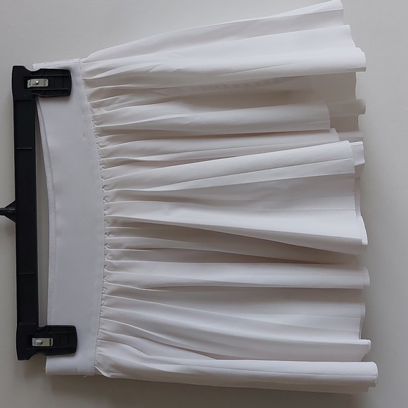Aritzia Dresses & Skirts - Aritzia White Tennis Skirt